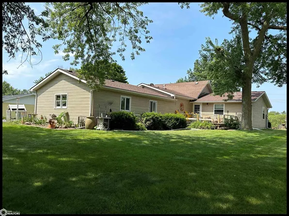 905 Maple St, Anita, IA 50020