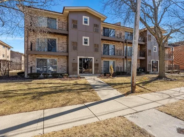 11919 S Hamlin Ave APT 301, Alsip, IL 60803
