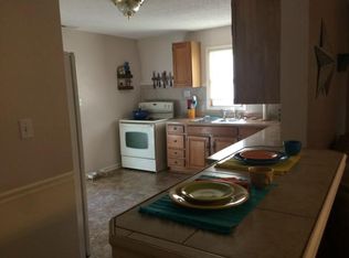 596 E Eisenhower Rd, Lansing, KS 66043