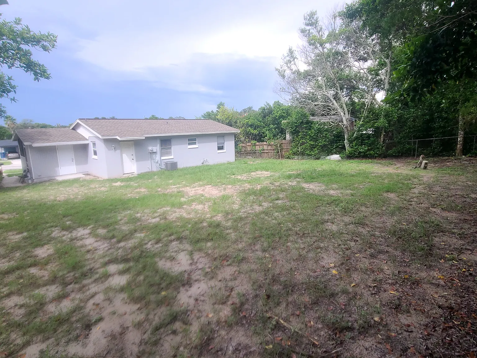 7102 Holiday Dr — Photo 3