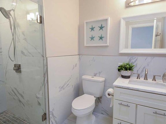 5th image of 1495 Aster Ln