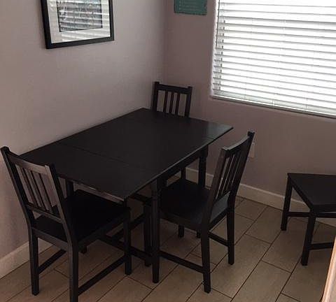 Kitchen table area
