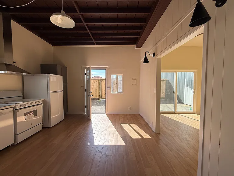 990 6th St #3 — Photo 6