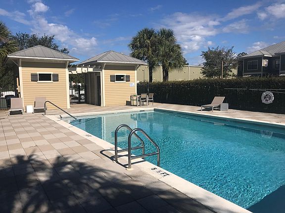 Public pool