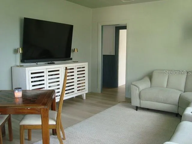 11 N Crest Ave — Photo 5