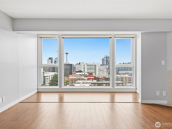 4th image of 400 Melrose Avenue E #204