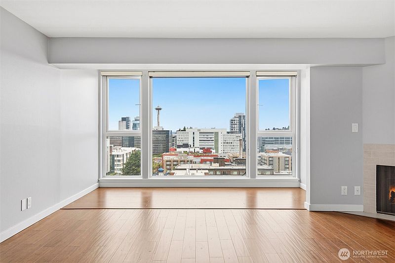 4th image of 400 Melrose Avenue E #204