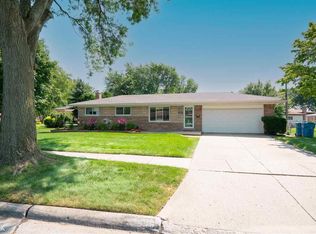 32505 Wareham Dr, Warren, MI 48092