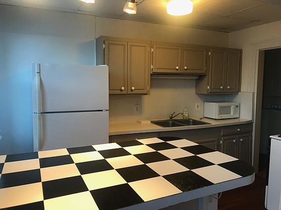 3rd image of 1374 Maryland Ave #1N