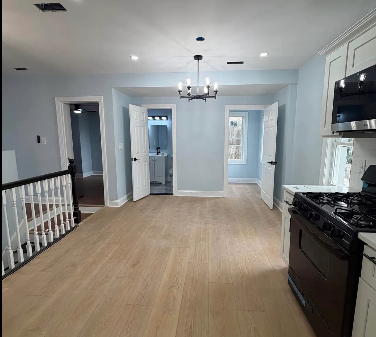 727 Bennett St — Photo 2