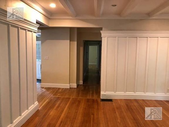 4th image of 167 Babcock St #1JM