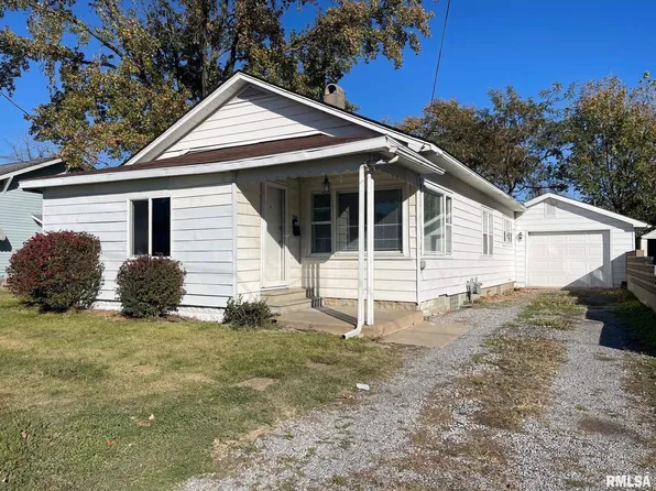 206 N College St, Benton, IL 62812