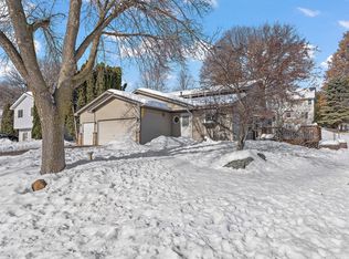 2510 Timberlea Dr, Woodbury, MN 55125