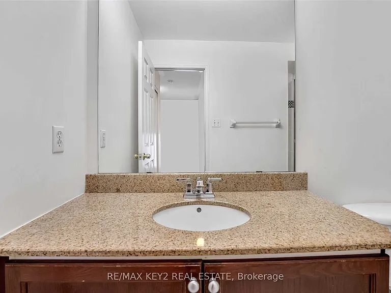 633 Caboto Trl — Photo 32