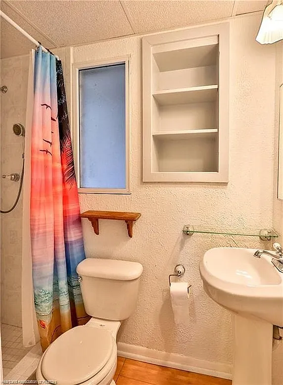 4 bed, 1998 sqft, $2,500 — Photo 1
