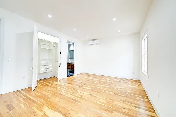 Rented by Compass | media 9