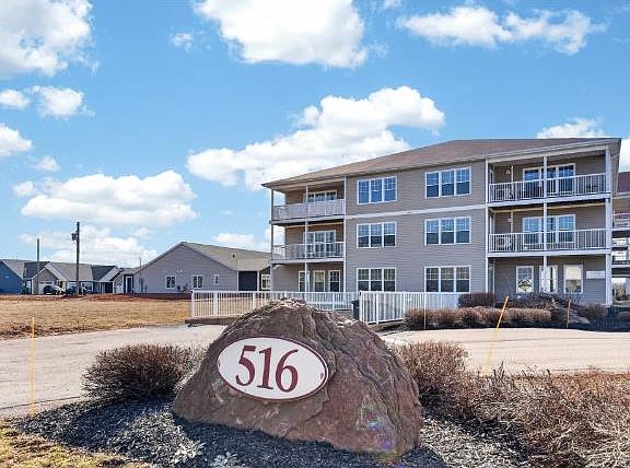 5th image of 516 Macewen Rd #306