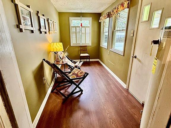 3rd image of 507 Elmwood Ave