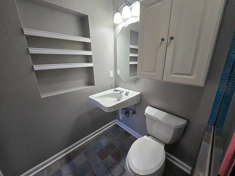 1049 Summerplace Ln — Photo 45
