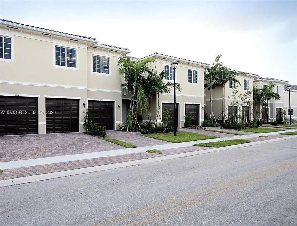 3 bed, 2.5 bath, 1500 sqft, $3,100 — Photo 1