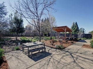 12505 Leeds Dr, Auburn, CA 95603