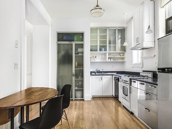 3rd image of 84 Grove St APT 10