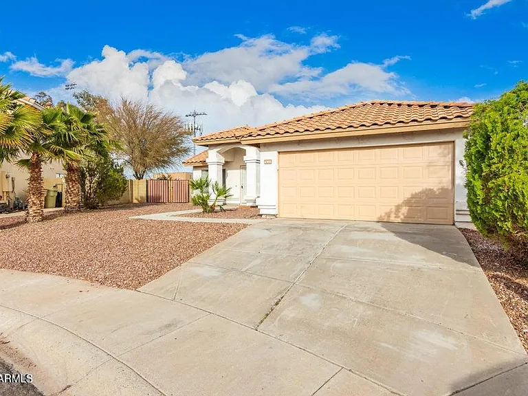 6585 N 77th Dr — Photo 3