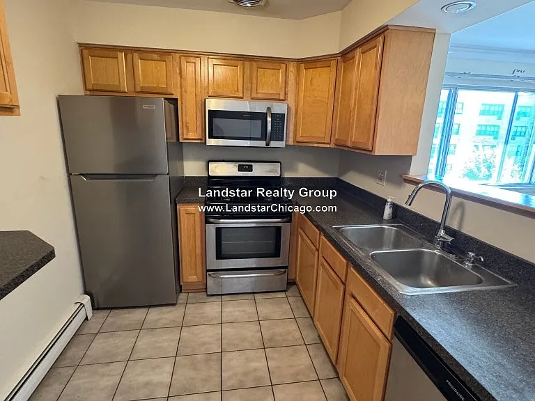 205 W Miner St #407 — Photo 6