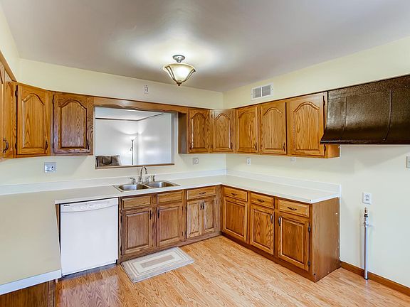 5th image of 824 N Roy Ave