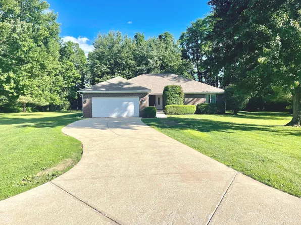 8 U Dr, Cloverdale, IN 46120