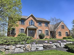 395 Millpond Dr, Lititz, PA 17543