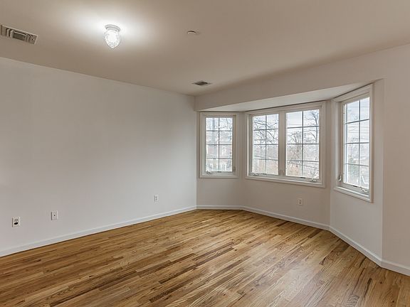 5th image of 26 Smith Ter #2