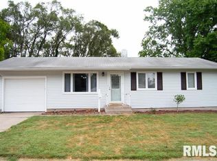 1428 E 35th St, Davenport, IA 52807
