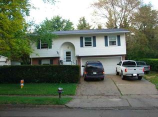 1736 W Revere St, Freeport, IL 61032