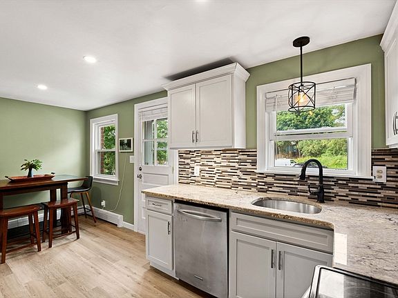 4th image of 7 Village Green Dr #7