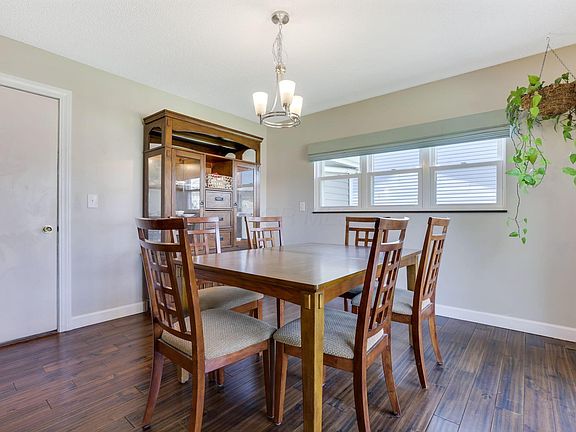 4th image of 5876 Waterview Dr