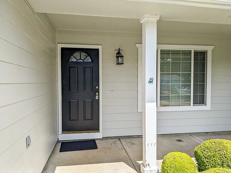 5500 Doogan Ct SE — Photo 3