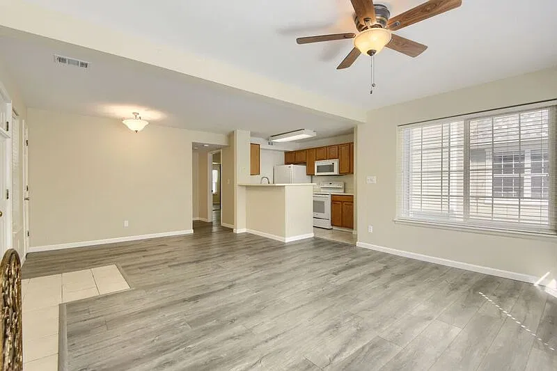 2 bed, 2.0 bath, 1000 sqft, $1,750 — Photo 4