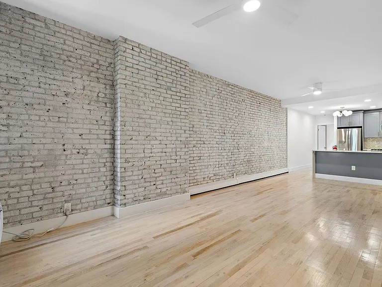 1120 Hudson St #4 — Photo 5