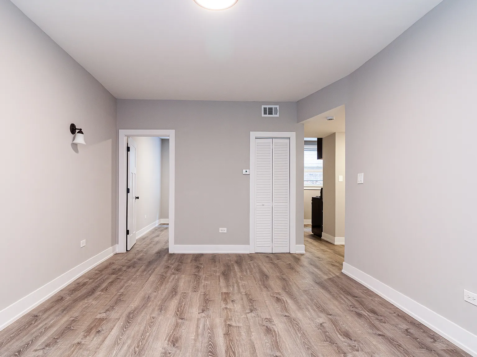 1 bed, 750 sqft, $1,900 — Photo 2