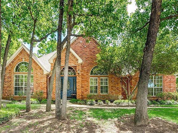 3rd image of 806 Blue Spruce Ct