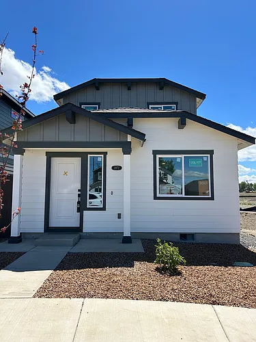 3972 SW Obsidian Ave Photo 1