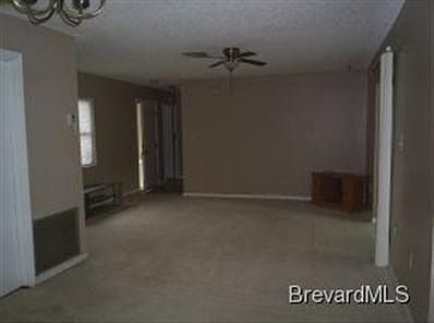5th image of 825 Williamsburg Dr