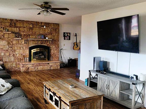 4th image of 1424 Coburn Ave