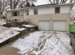 1007 S Madison St, Papillion, NE 68046