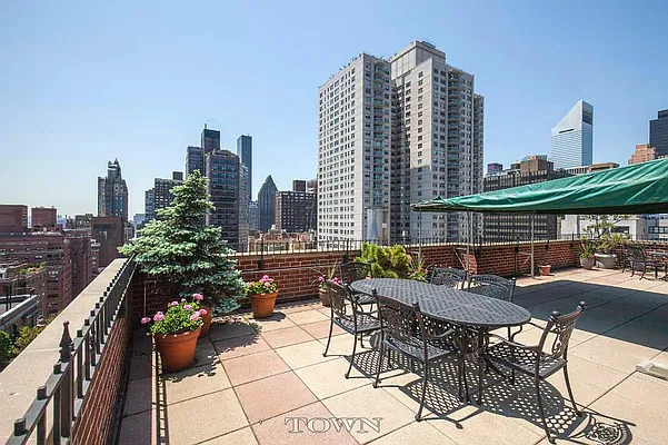 Sold by Town Residential | media 19