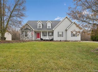 15082 Meadow Ln, Linden, MI 48451