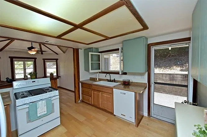 2 bed, 1150 sqft, $2,900 — Photo 3