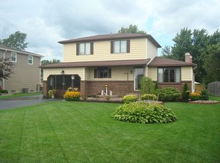 2209 Tawny Dr, Niagara Falls, NY 14304