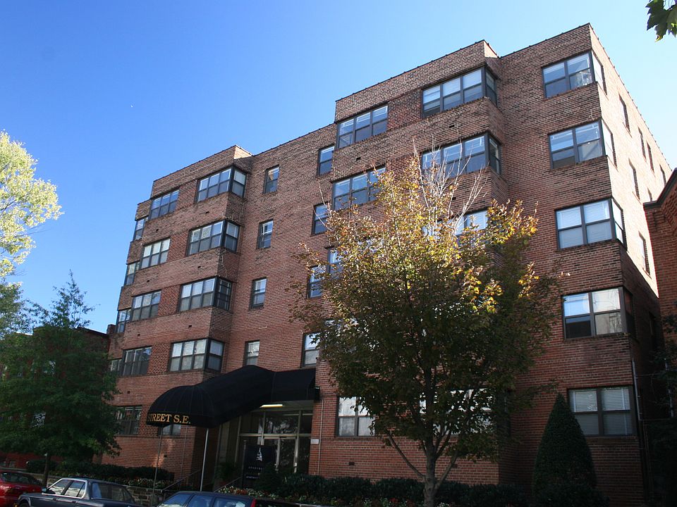 215 C Street Exterior